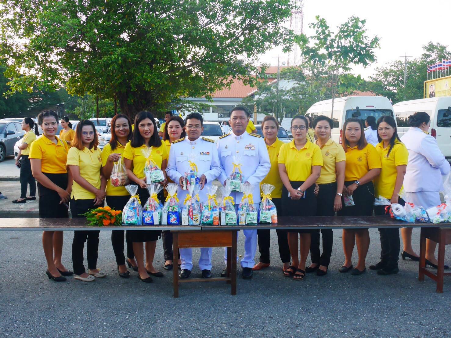 ﻿สำนักงานบังคับคดีกลุ่มจังหวัดที่ 8  (Sandbox) ร่วมพิธีทำบุญตักบาตร เนื่องในวันพ่อแห่งชาติ พุทธศักราช 2562